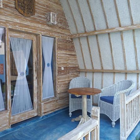Casa Azzurra Bed & Breakfast Gili Air Bagian luar foto