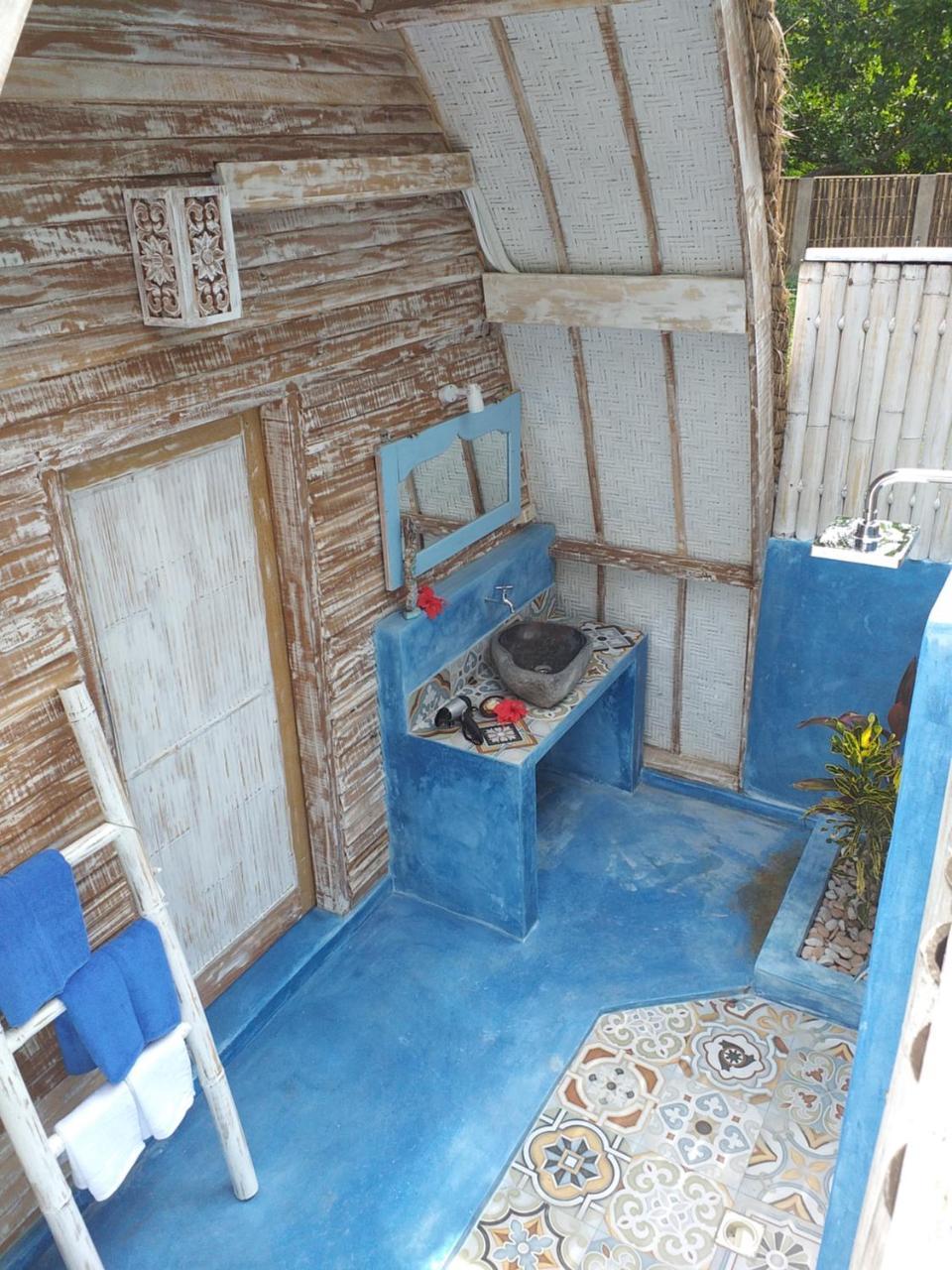 Casa Azzurra Bed & Breakfast Gili Air Bagian luar foto