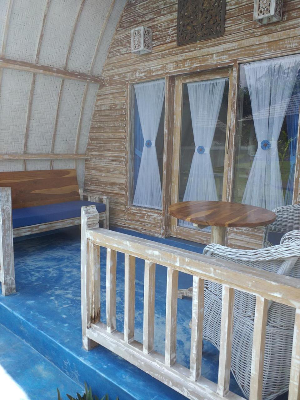 Casa Azzurra Bed & Breakfast Gili Air Bagian luar foto